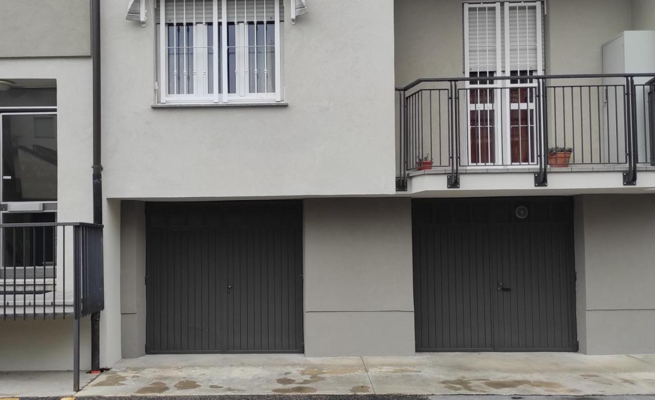 Vinhome Bilocale Con Garage Privato Alba Centro Exterior photo