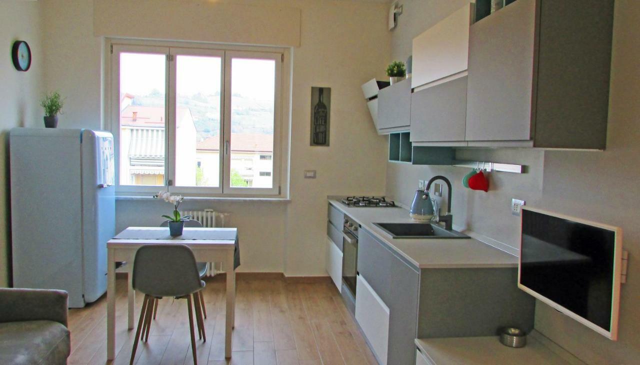 Vinhome Bilocale Con Garage Privato Alba Centro Exterior photo